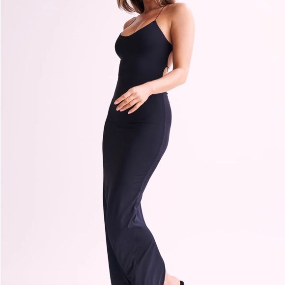 Sabine Backless Maxi Dress - Picture 5 of 9